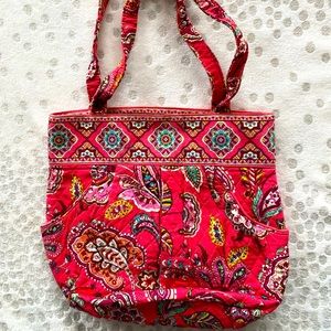 Vera Bradley purse Clean smoke free home